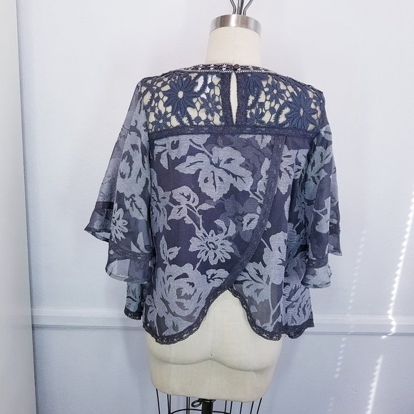 Esley | Floral Flare Top + Lace, Gray‎ Small - Picture 2 of 11